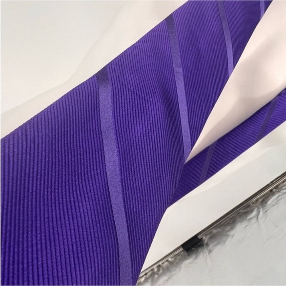 EUC Express Diagonal Striped Tie - Picture 5 of 7